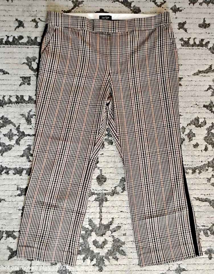 Lord & Taylor Ladies Cropped Plaid Pants 🌱