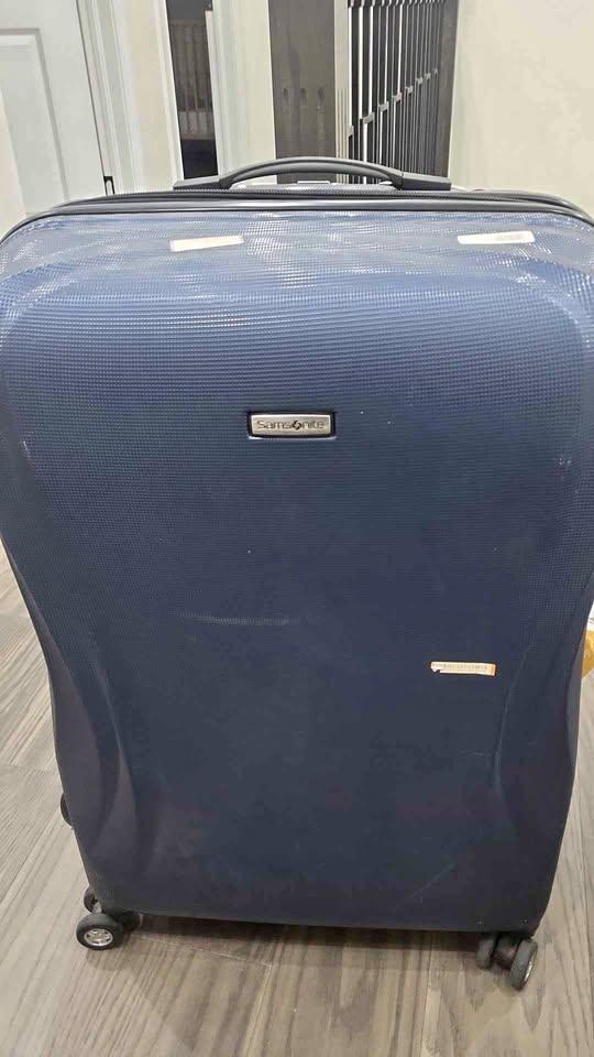 Samsonite luggage large size