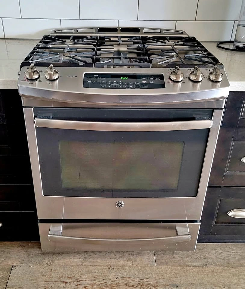 GE Profile Dual-Fuel Range (Gas Cooktop + Electric Oven) – Excel