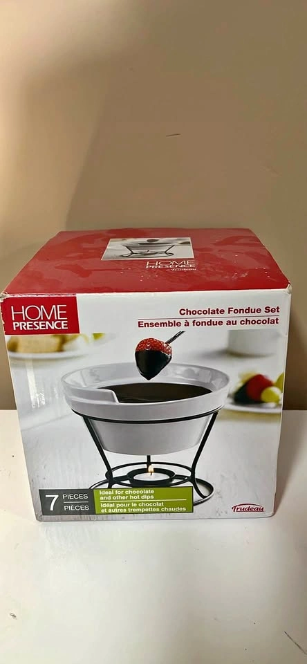 HOME PRESENCE Trudeau 7-piece Chocolate Fondue Set