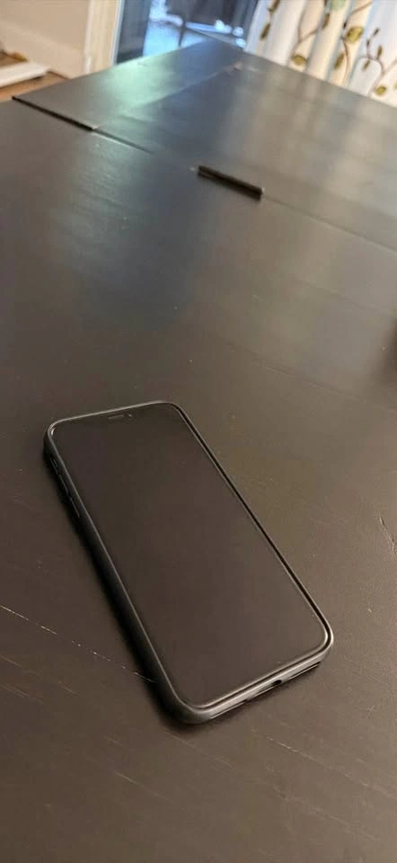 iPhone XS - 64GB - Black - Good Condition