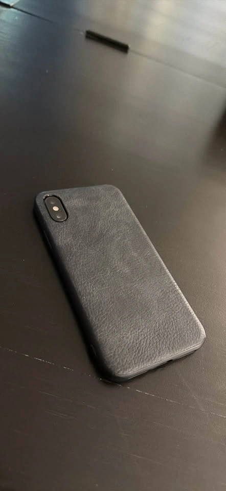 iPhone XS - 64GB - Black - Good Condition - photo 2