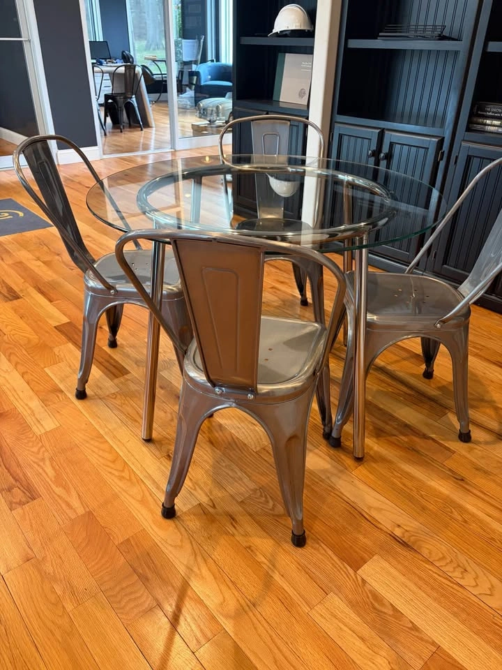 Round Glass Top Table and 4 Chairs - photo 3