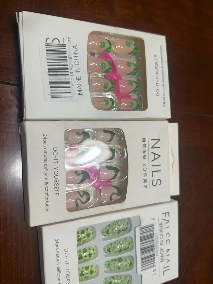 Press on Nails with Prep Kit image indicator(2)