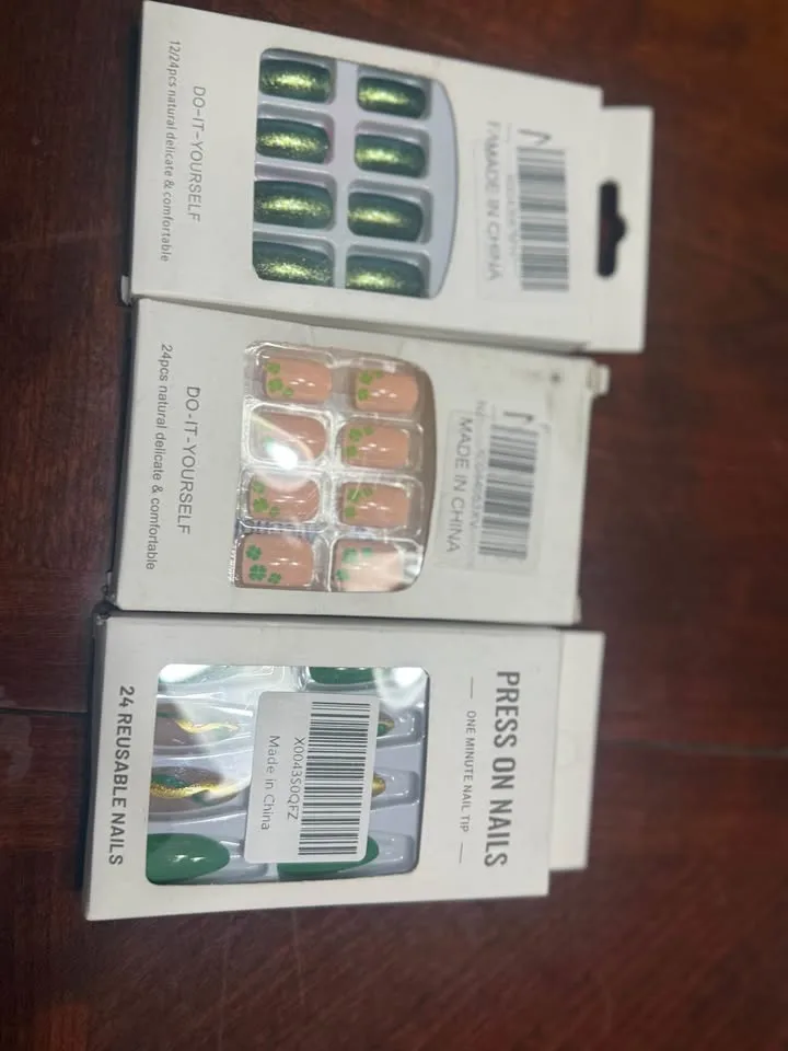 Press on Nails with Prep Kit image indicator(4)