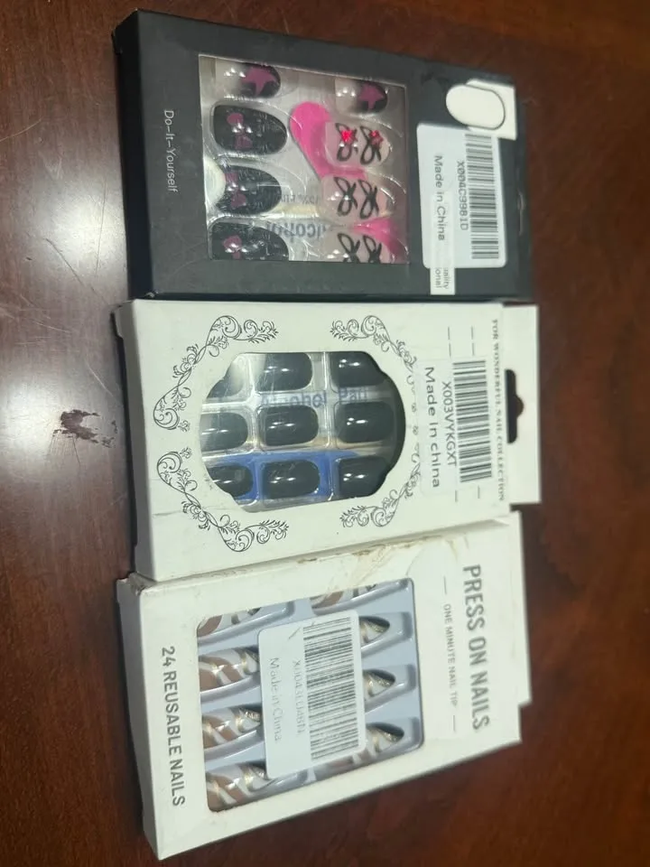 Press ON Nails with Prep Kit image indicator(3)