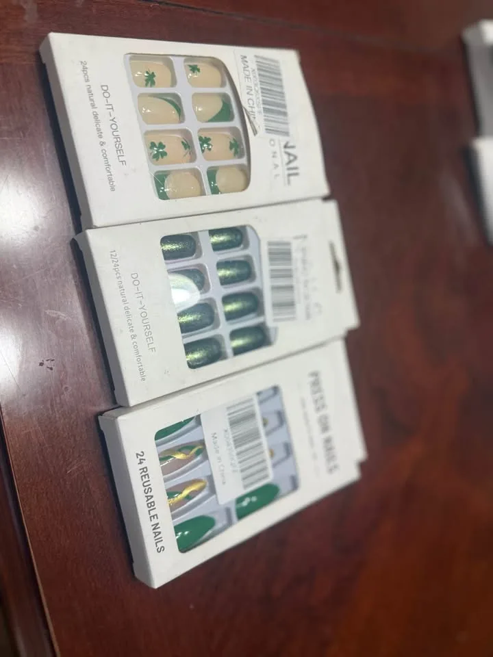 Press ON Nails with Prep Kit image indicator(9)