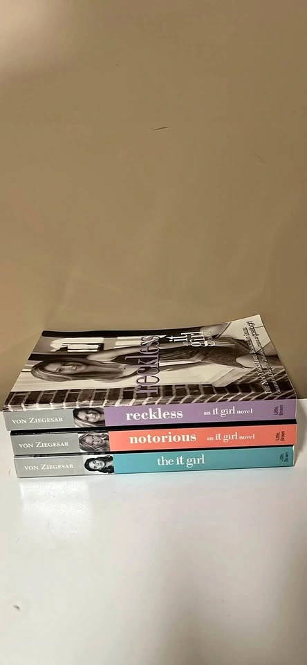 The It Girl Series Books by Cecily von Ziegesar Book Set