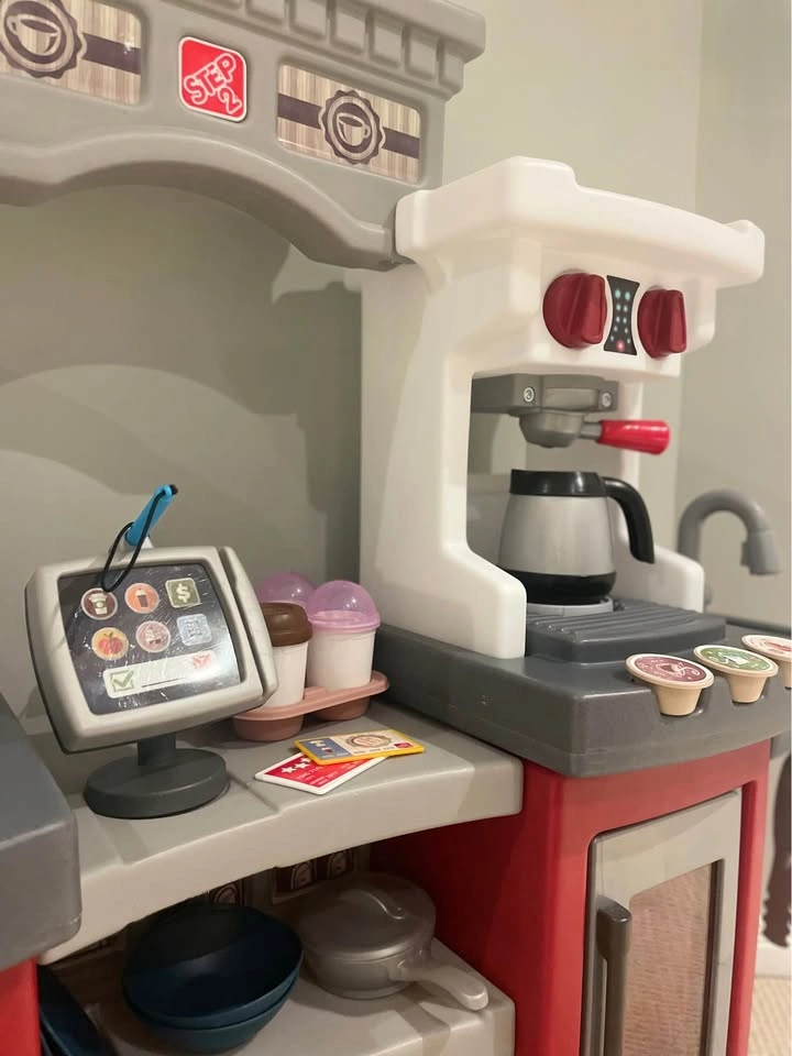 Step 2 CAFE + Food Accessories! - photo 3