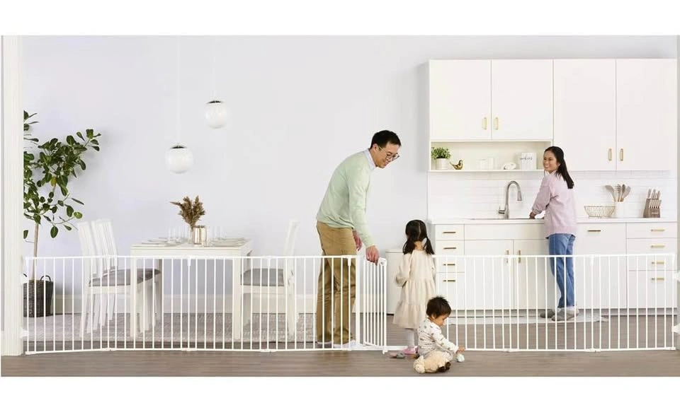 Regalo 192-Inch Super Wide Adjustable Baby Gate & Play Yard - photo 3