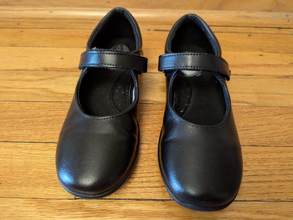 Girls Leather Shoes
