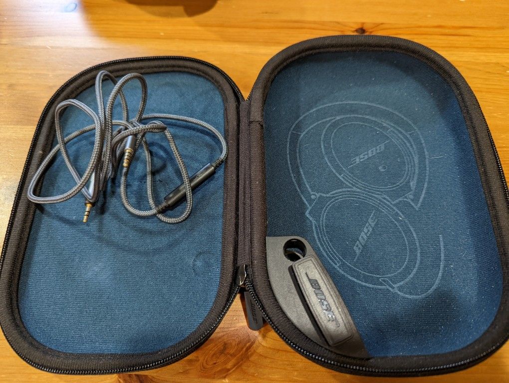 Bose Quiet Comfort 25 Noise Cancelling Headphones - photo 2