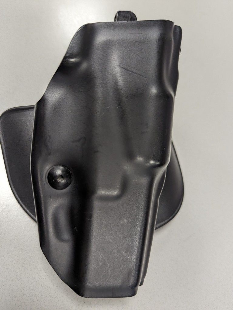 Safariland Paddle Holster for Glock 17, 22, 31 RH