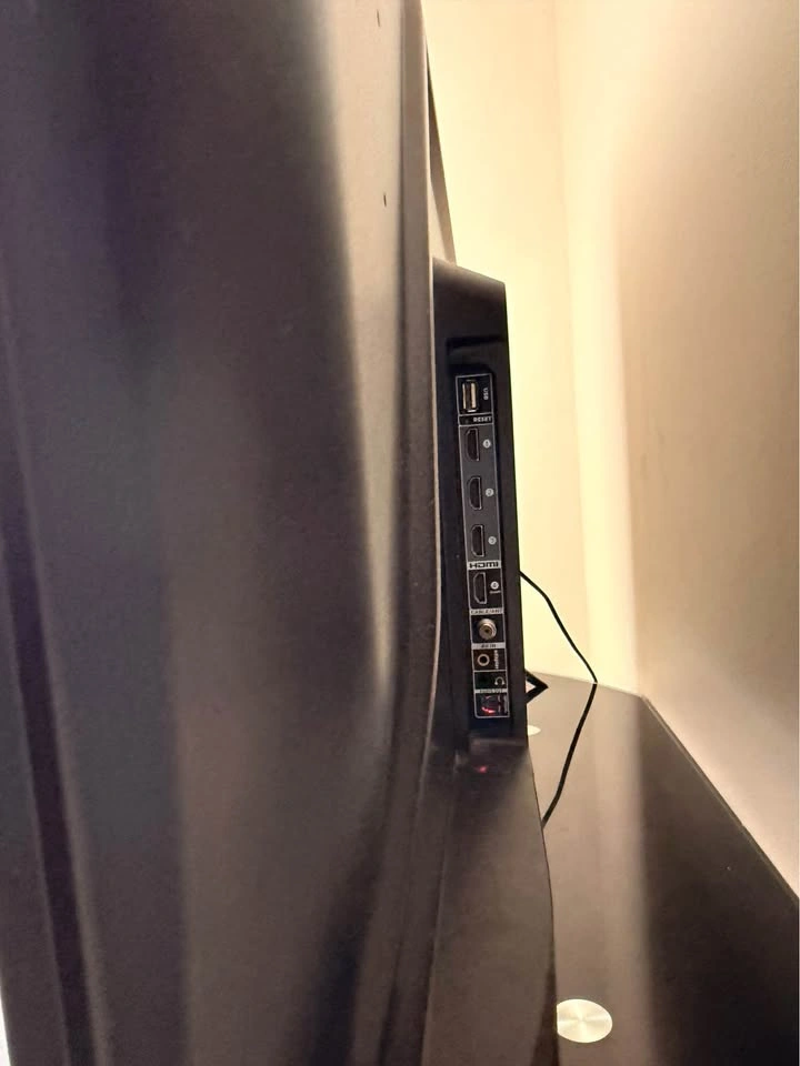 TCL 43" 4-Series 4K UHD HDR Roku Smart TV - photo 2