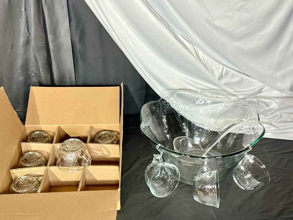 Glass Punch Bowl Set with 9 Cups & Ladle – Party / Entertaining - photo 2