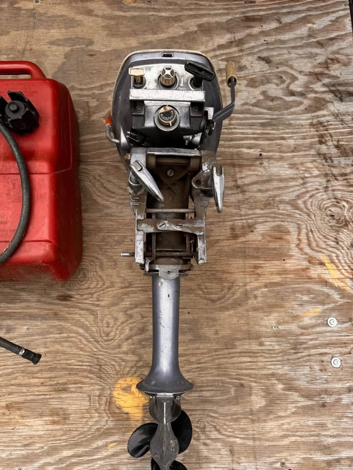 2 Outboard Boat Motors - photo 4