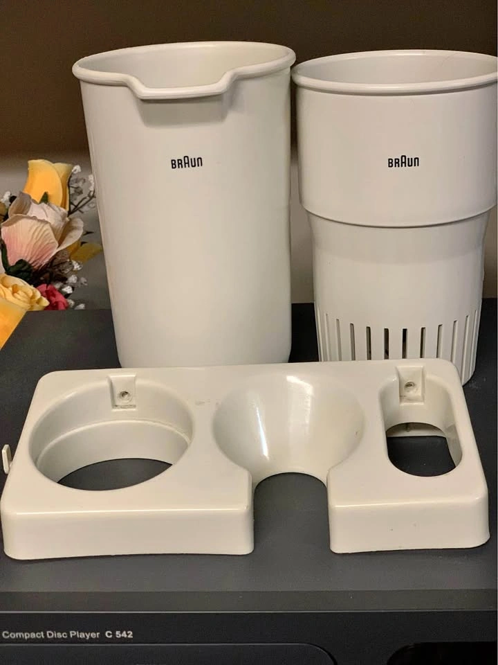 Braun Handheld Blender Cups and Wall Mount
