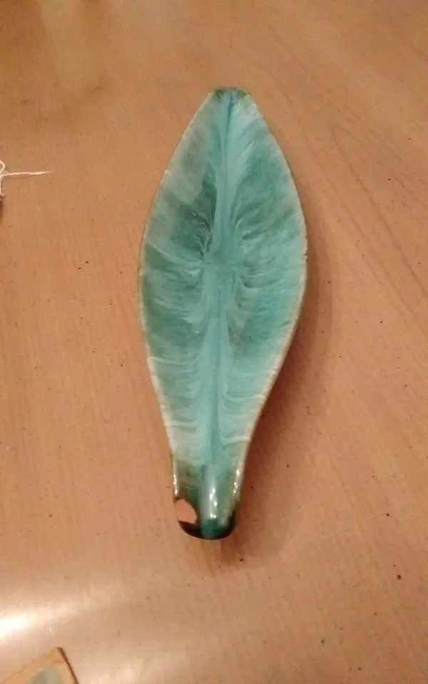 Vintage Blue Mountain Pottery 12" Decorative Leaf Dish - photo 2