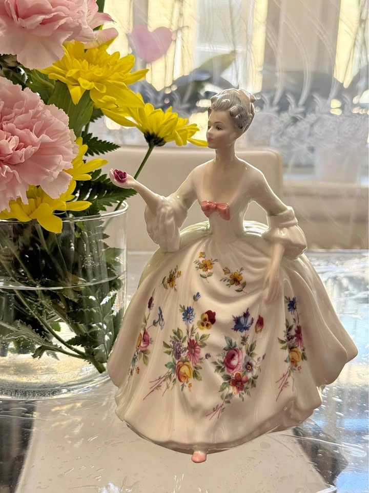 Royal Doulton Diana HN2468