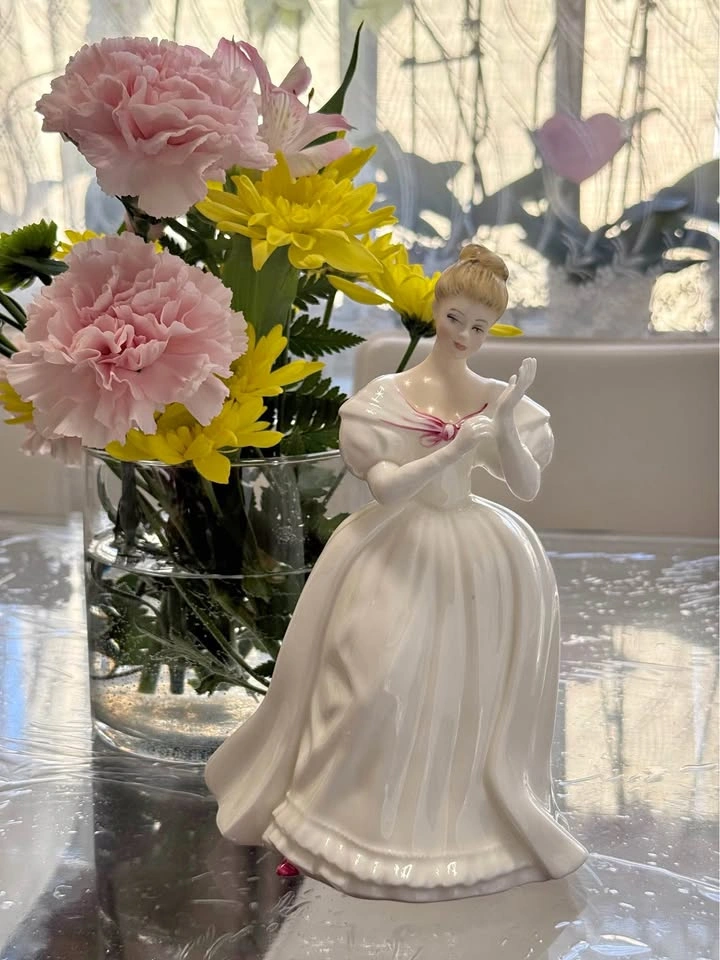 Royal Doulton Denise HN2477