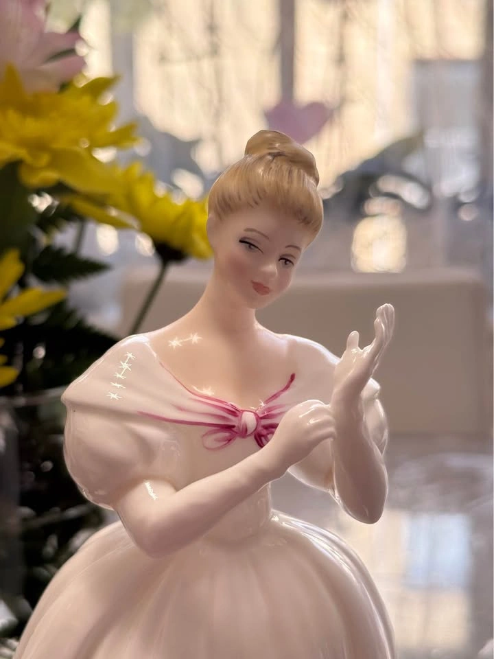 Royal Doulton Denise HN2477 - photo 3