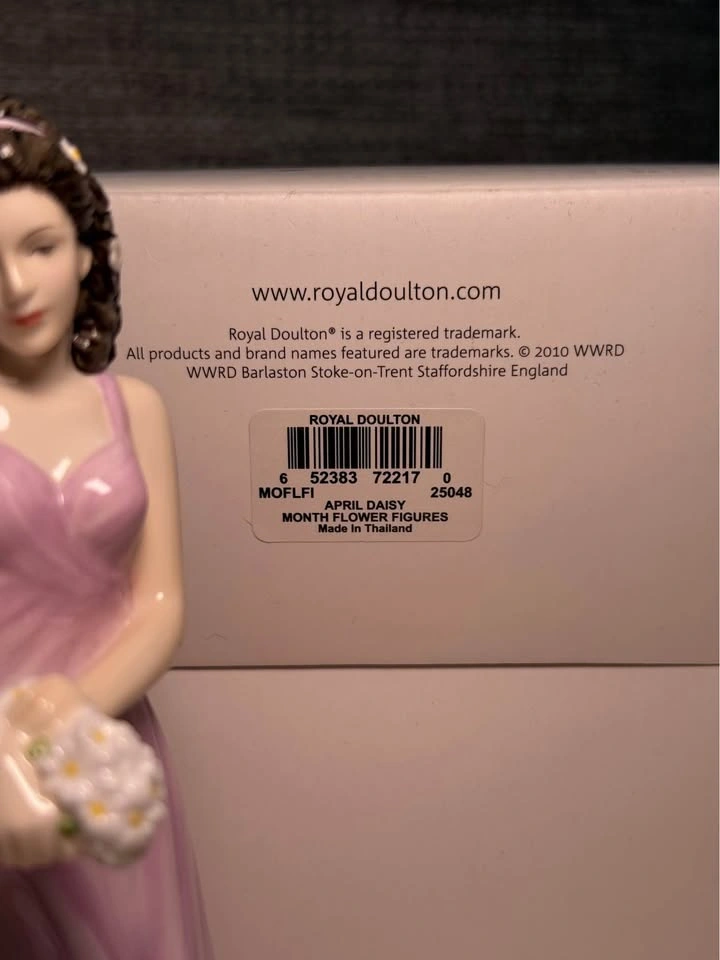 Royal Doulton Flower of the Month - April Daisy Innocence - photo 3