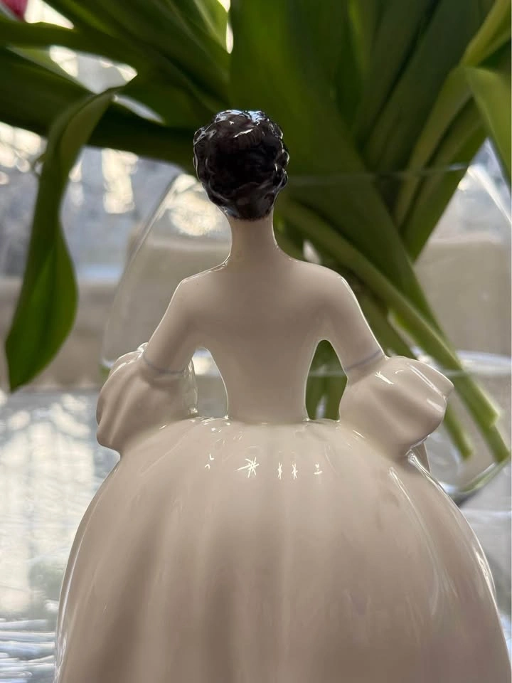 Royal Doulton Kelly (Signed) HN2478 - photo 4