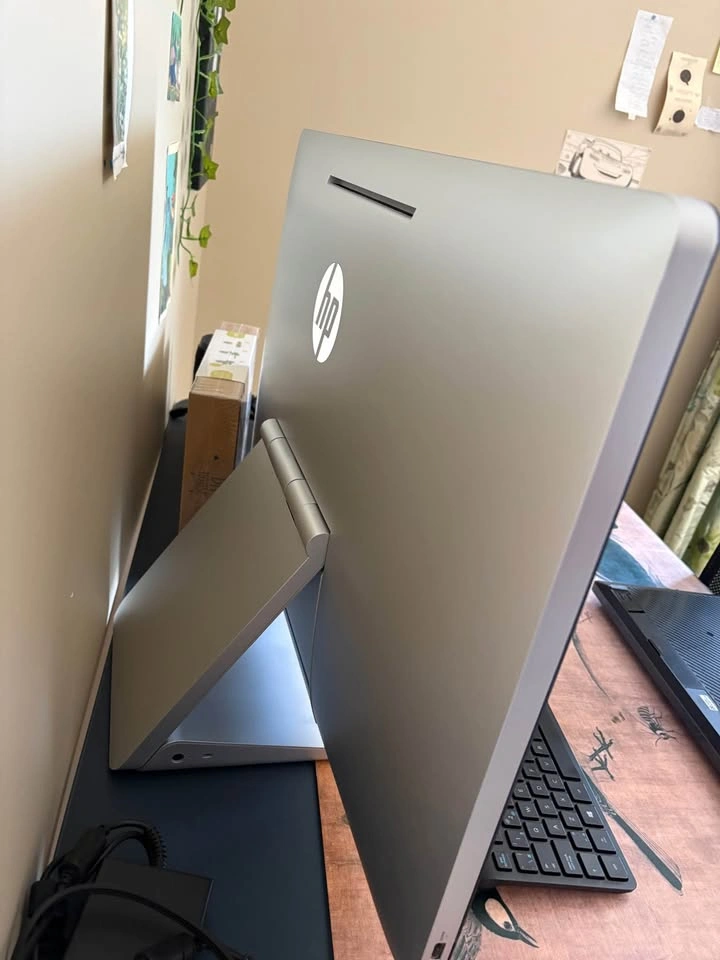 HP All-in-One Touchscreen PC - photo 2