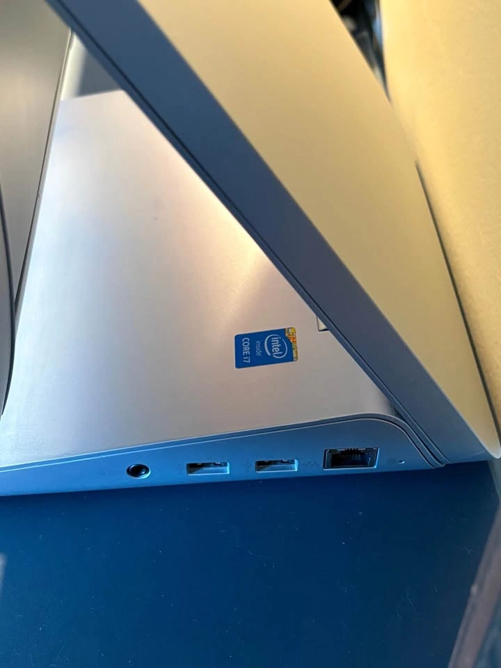 HP All-in-One Touchscreen PC - photo 3