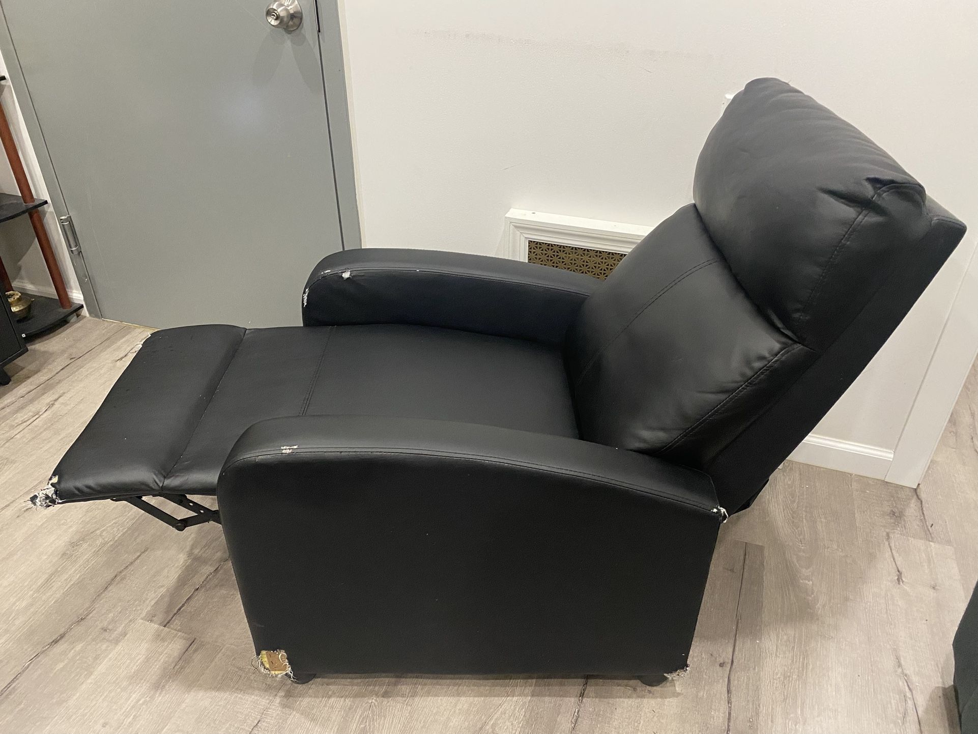 2 Free Recliner Chairs as I’m Moving - photo 2