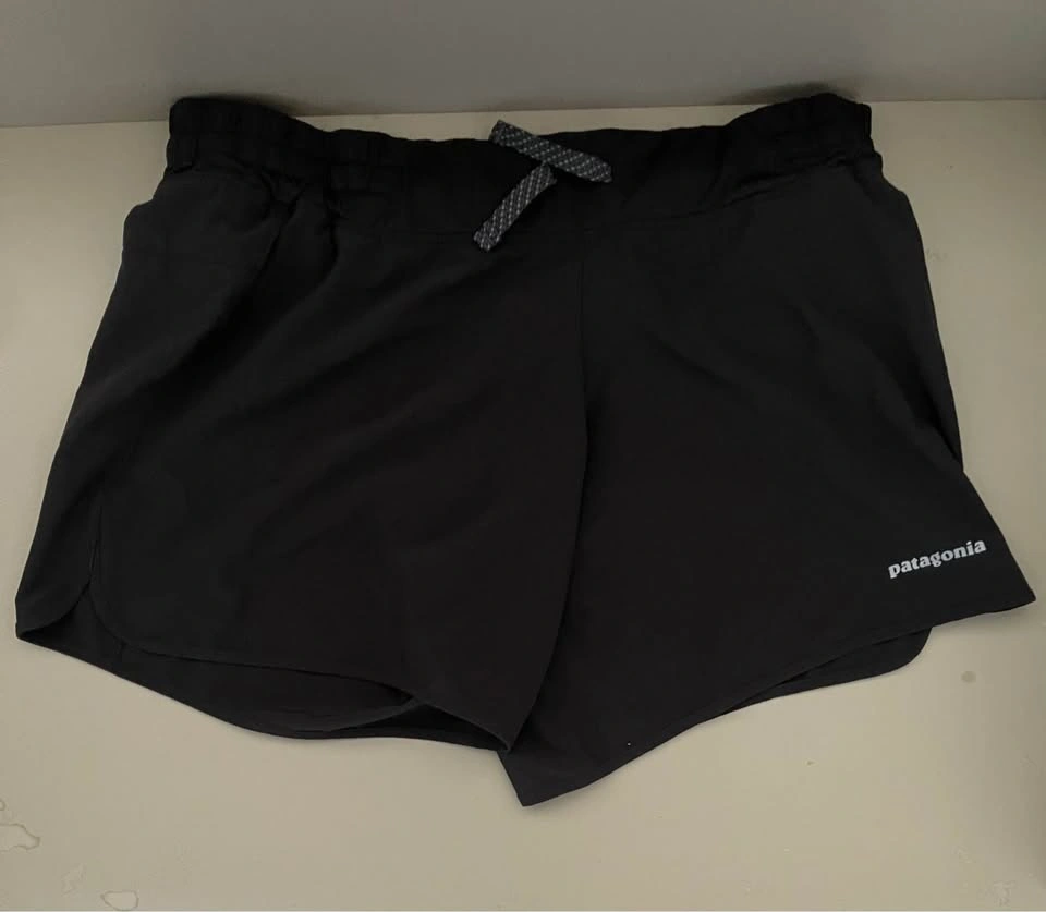 Patagonia Women’s Shorts (Size S) – LIKE NEW - photo 3