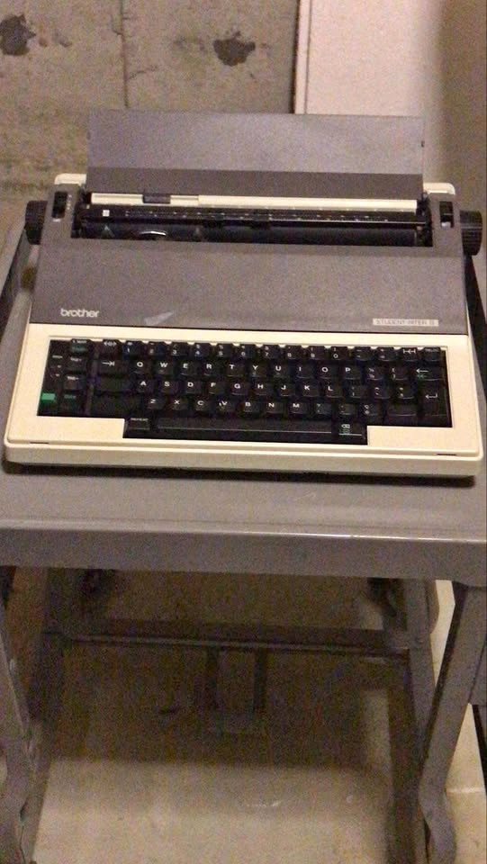 Brother Student-Riter II Electronic Typewriter
