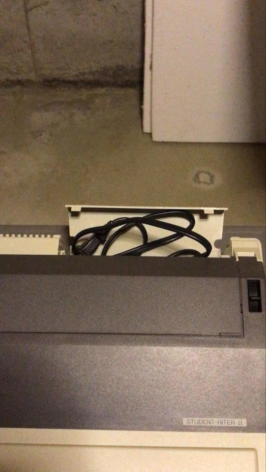 Brother Student-Riter II Electronic Typewriter - photo 3
