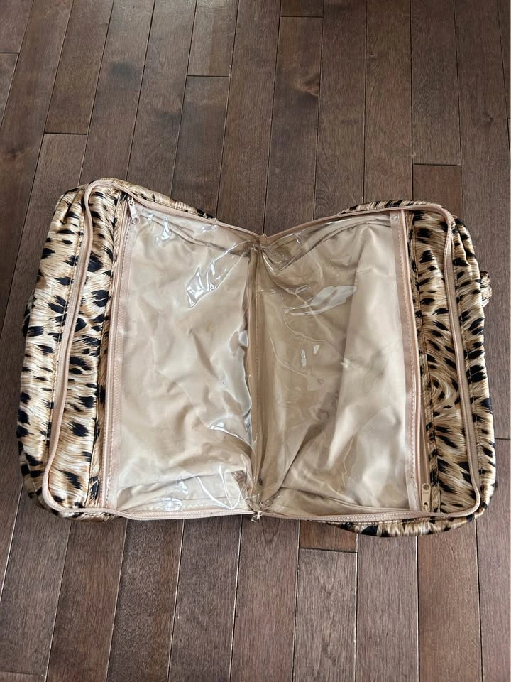 Silk Leopard Print Toiletries Tote - photo 3