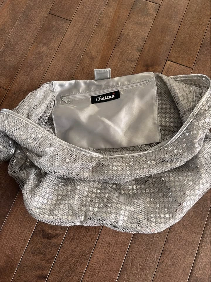 Le Château Silver Sequin Hobo Bag - photo 2