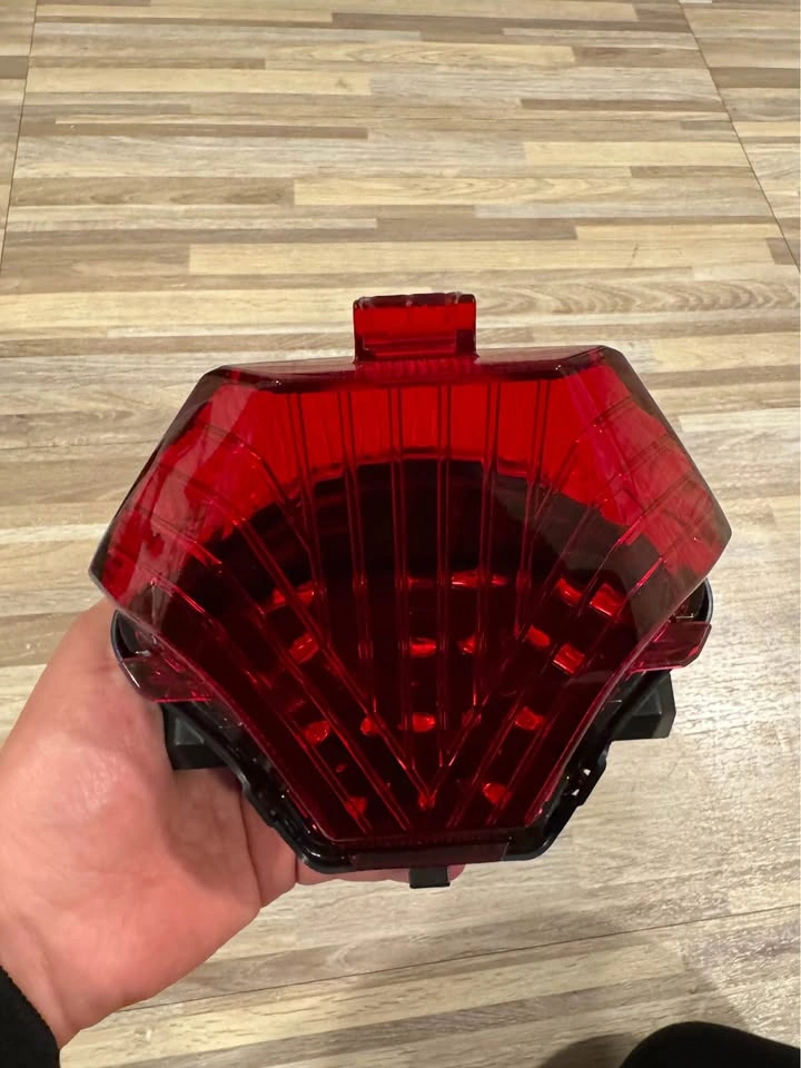 Mt03 OEM Tail Light - photo 2
