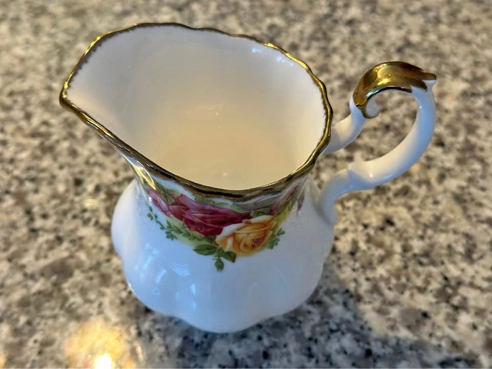 Royal Albert Old Country Roses Creamer