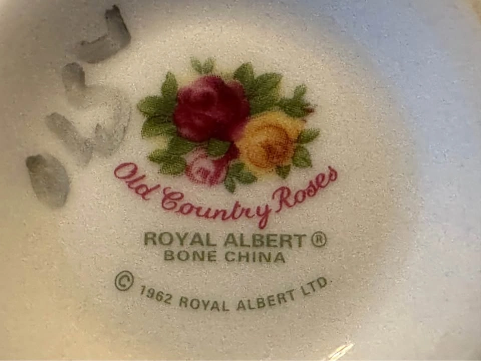 Royal Albert Old Country Roses Creamer - photo 4