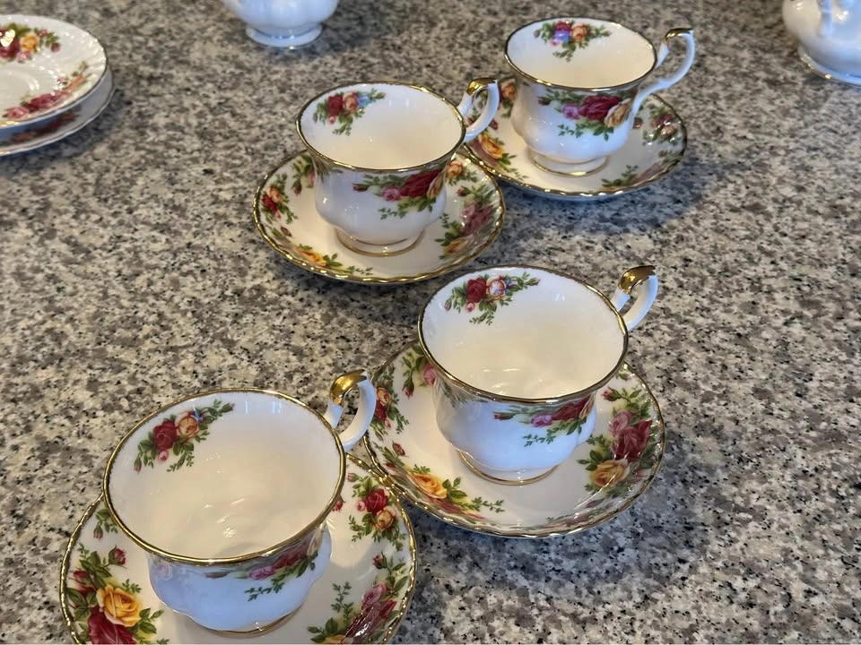 Royal Albert Old Country Roses Teacup & Saucer Sets - photo 2
