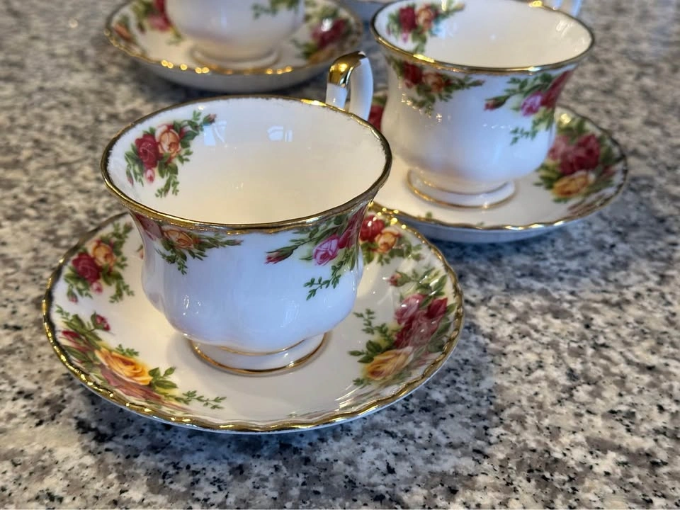 Royal Albert Old Country Roses Teacup & Saucer Sets - photo 3