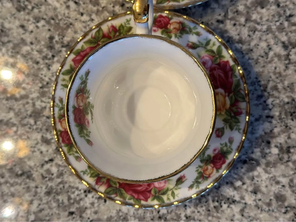 Royal Albert Old Country Roses Teacup & Saucer Sets - photo 4