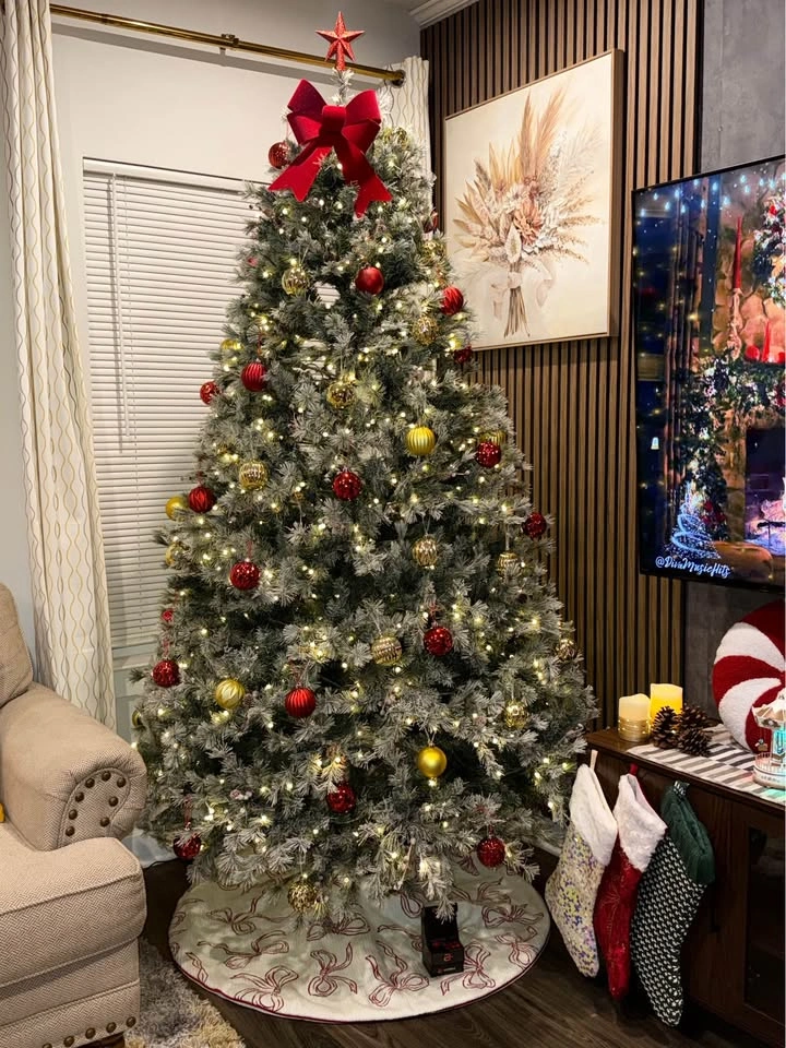 GE 7.5ft Corolina Pine Pre-Lit Christmas Tree - photo 2