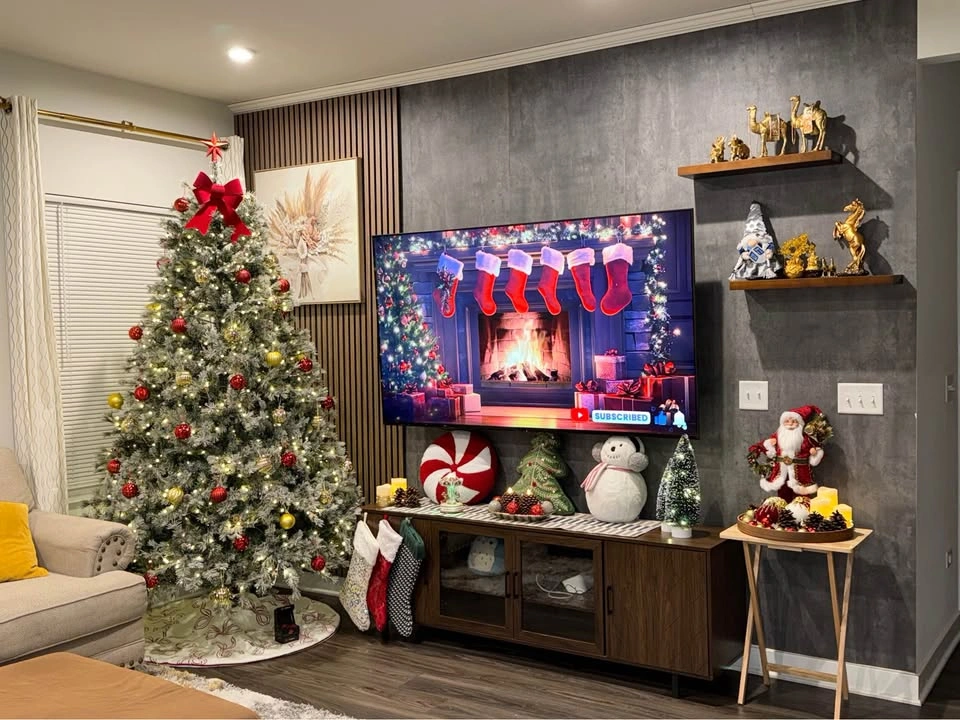 GE 7.5ft Corolina Pine Pre-Lit Christmas Tree - photo 5