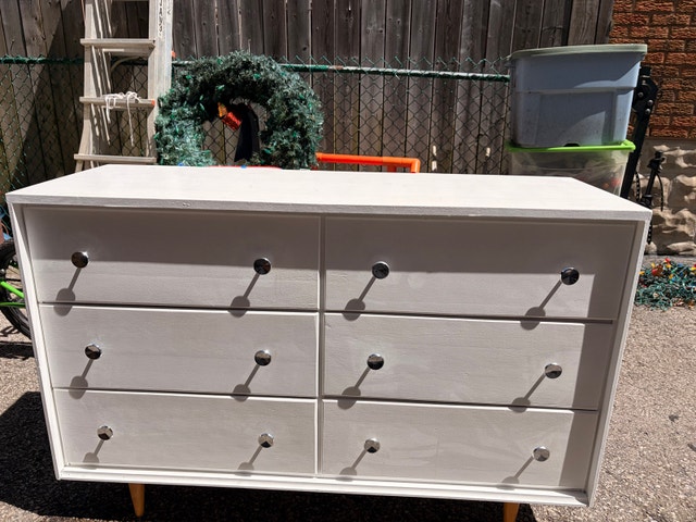6-Drawer Dresser
