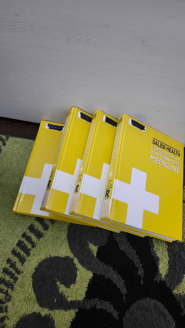 Salem Health Complementary & Alternative Medicine Textbooks (Set - photo 3