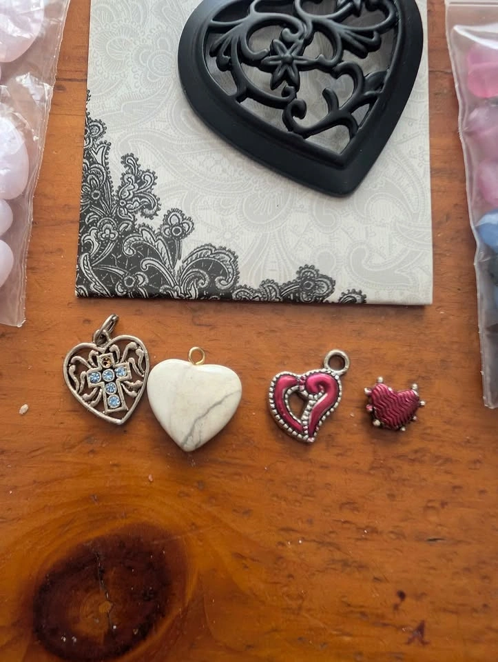 Large Lot of Hearts - photo 3