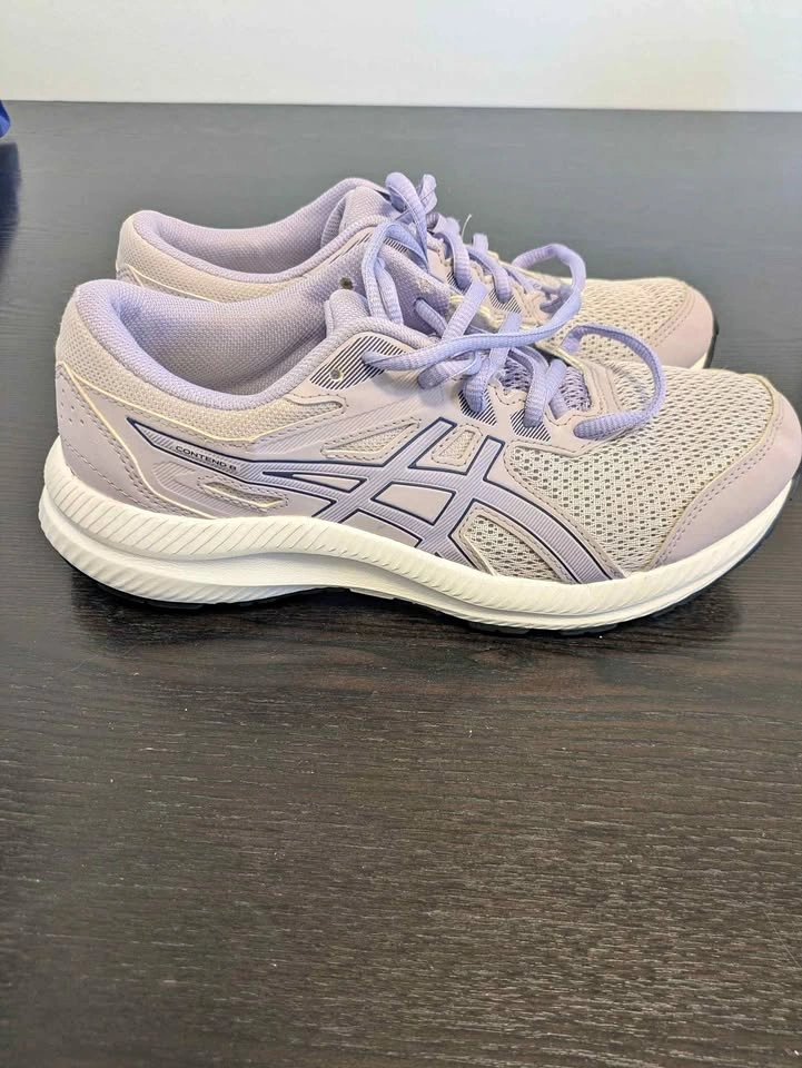 Asics Contend 8 Ladies Size 6