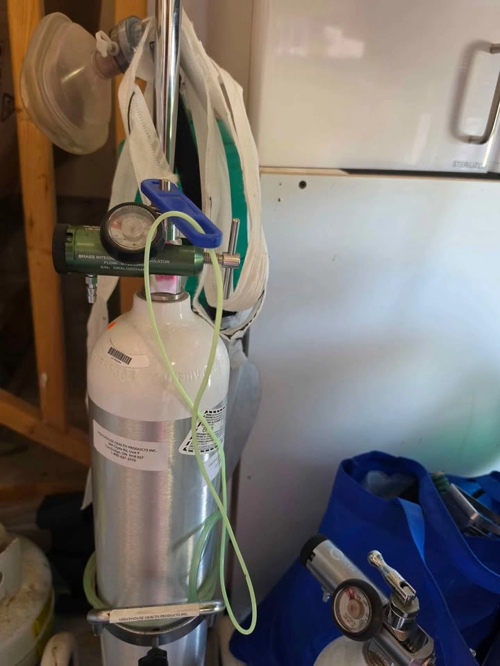 Oxygen tanks - photo 2
