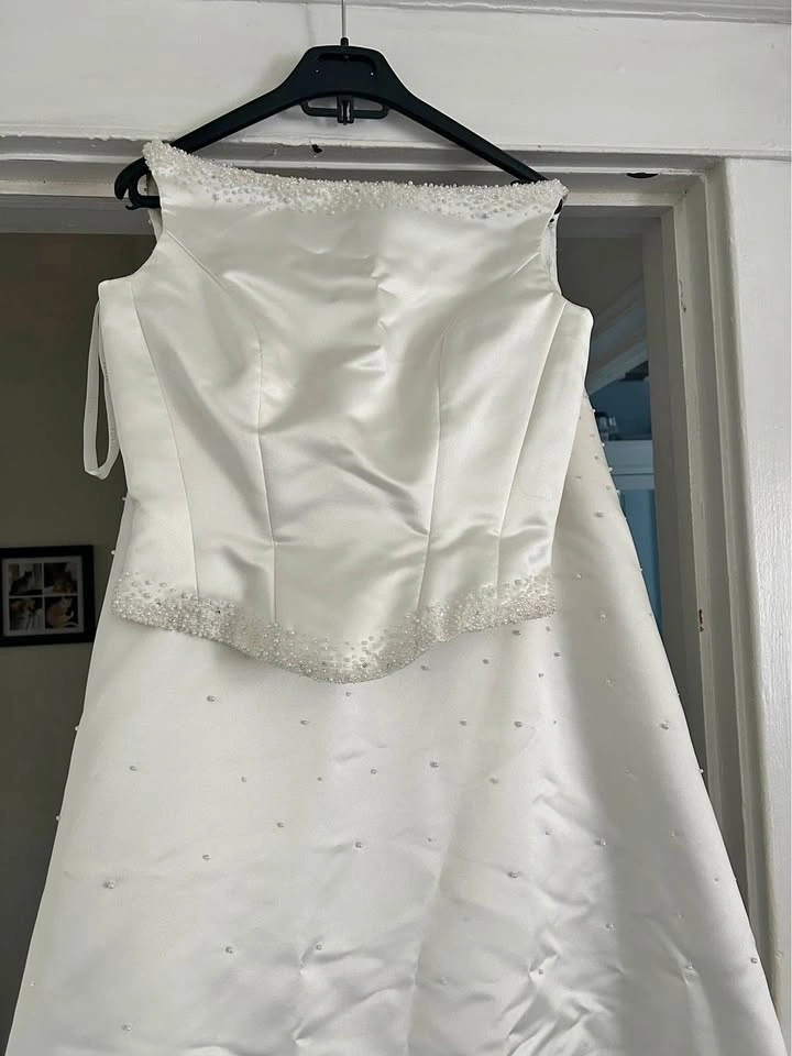Elegant Vintage Wedding Dress