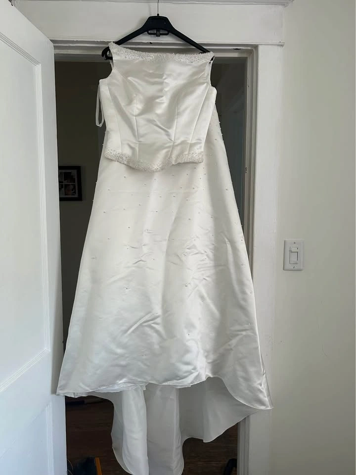 Elegant Vintage Wedding Dress - photo 2